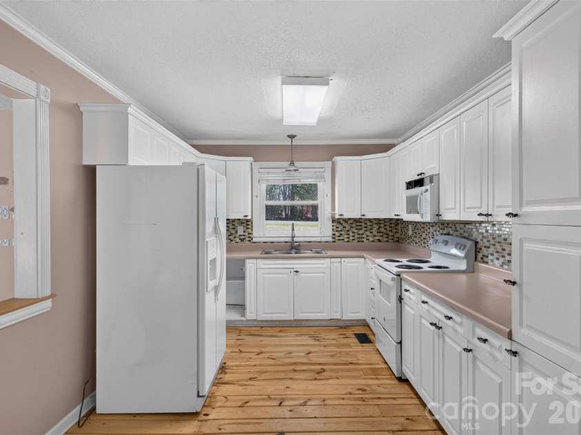 4522 Pleasant Grove Road, Waxhaw, NC 28173.  MLS# CAR4424360, YatesRealty ID 51424. 