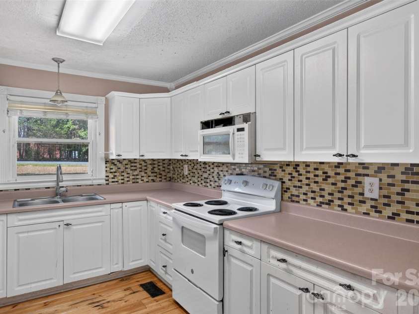 4522 Pleasant Grove Road, Waxhaw, NC 28173.  MLS# CAR4424360, YatesRealty ID 51424. 