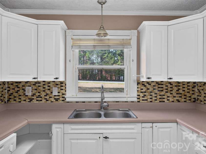 4522 Pleasant Grove Road, Waxhaw, NC 28173.  MLS# CAR4424360, YatesRealty ID 51424. 