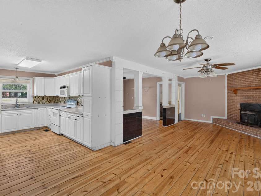 4522 Pleasant Grove Road, Waxhaw, NC 28173.  MLS# CAR4424360, YatesRealty ID 51424. 