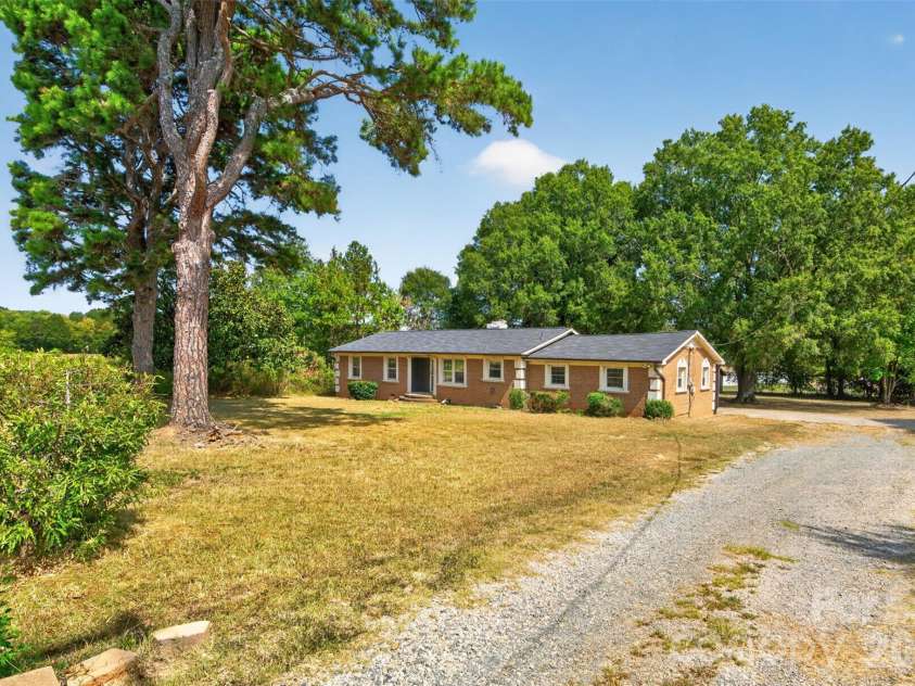 4522 Pleasant Grove Road, Waxhaw, NC 28173.  MLS# CAR4424360, YatesRealty ID 51424. 