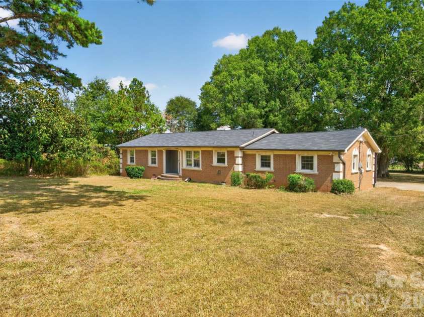 4522 Pleasant Grove Road, Waxhaw, NC 28173.  MLS# CAR4424360, YatesRealty ID 51424. 
