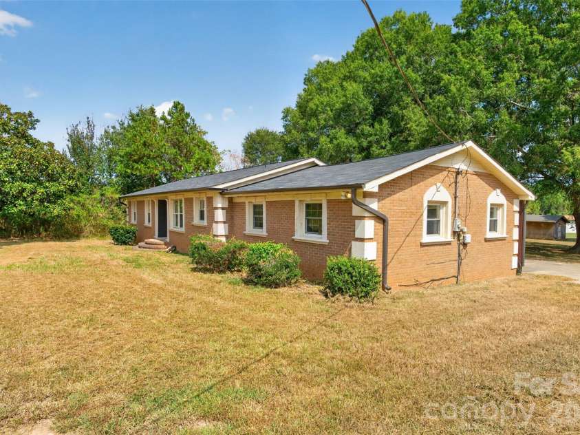 4522 Pleasant Grove Road, Waxhaw, NC 28173.  MLS# CAR4424360, YatesRealty ID 51424. 