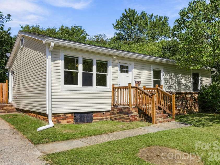 109 Georgia Avenue, Bessemer City, NC 28016.  MLS# CAR4425761, YatesRealty ID 51425. 
