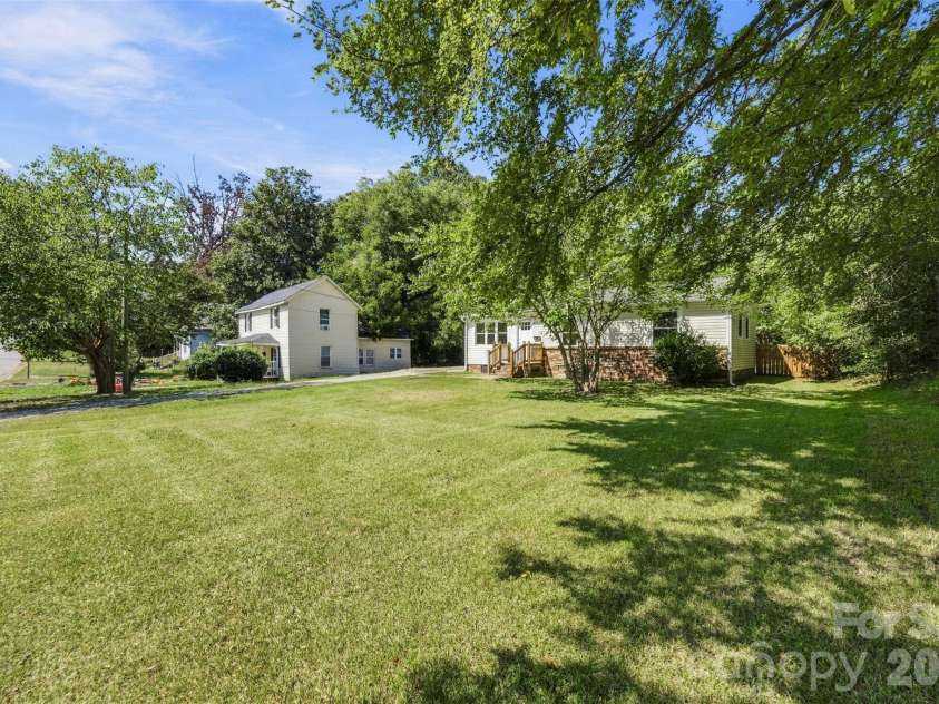 109 Georgia Avenue, Bessemer City, NC 28016.  MLS# CAR4425761, YatesRealty ID 51425. 