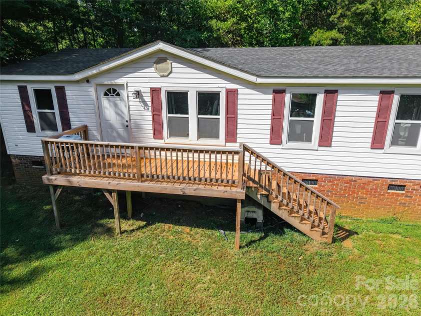 4756 Sierra Drive, Maiden, NC 28650.  MLS# CAR4423564, YatesRealty ID 51426. 
