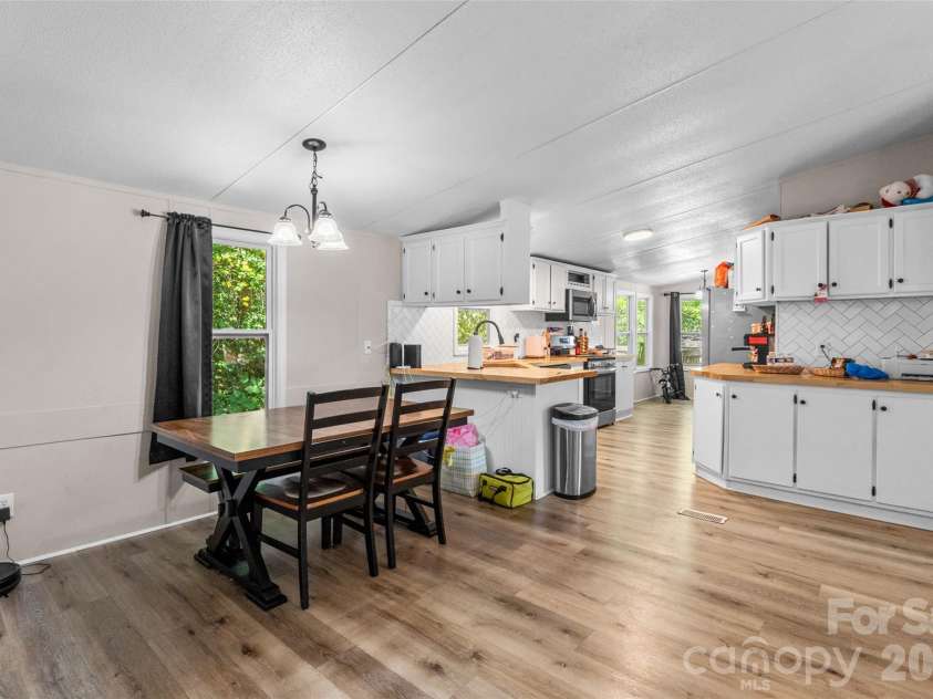 4756 Sierra Drive, Maiden, NC 28650.  MLS# CAR4423564, YatesRealty ID 51426. 