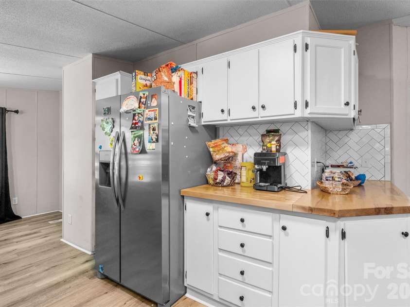 4756 Sierra Drive, Maiden, NC 28650.  MLS# CAR4423564, YatesRealty ID 51426. 
