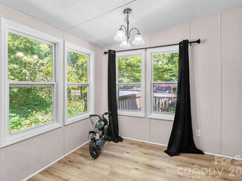 4756 Sierra Drive, Maiden, NC 28650.  MLS# CAR4423564, YatesRealty ID 51426. 