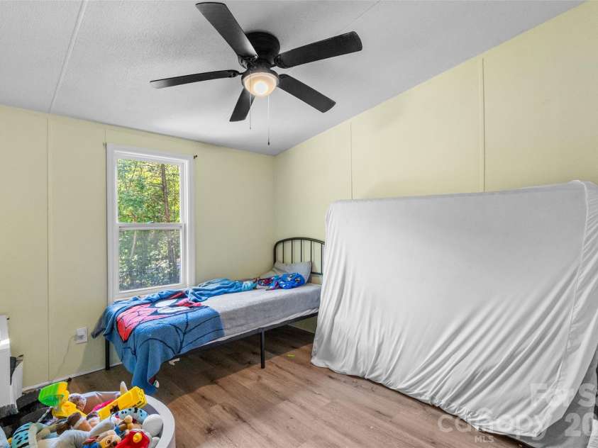 4756 Sierra Drive, Maiden, NC 28650.  MLS# CAR4423564, YatesRealty ID 51426. 