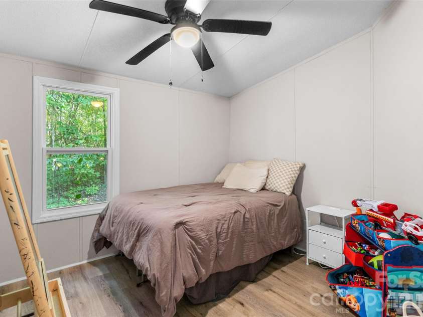 4756 Sierra Drive, Maiden, NC 28650.  MLS# CAR4423564, YatesRealty ID 51426. 