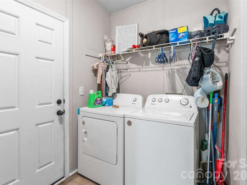 4756 Sierra Drive, Maiden, NC 28650.  MLS# CAR4423564, YatesRealty ID 51426. 