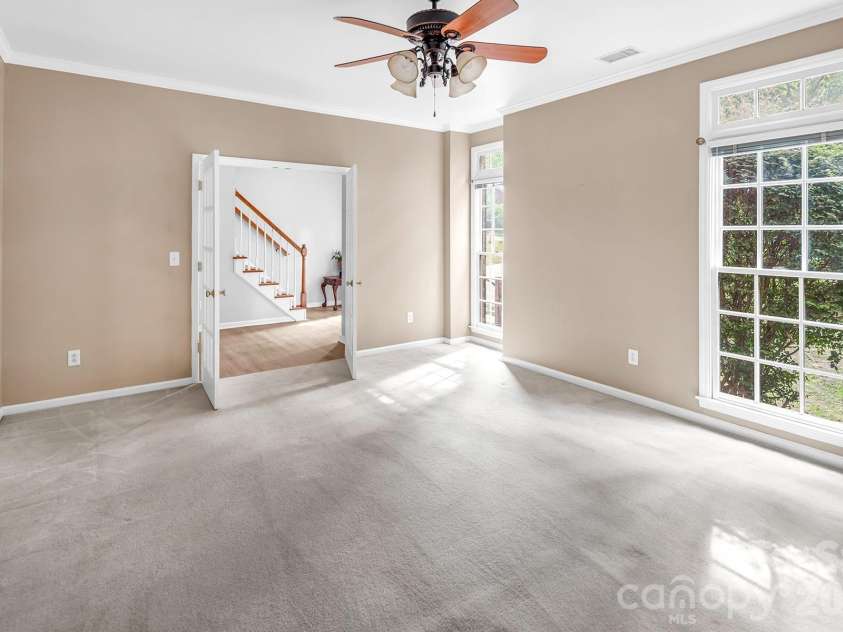5016 Hickory Lake Lane, Matthews, NC 28105.  MLS# CAR4424293, YatesRealty ID 51427. 