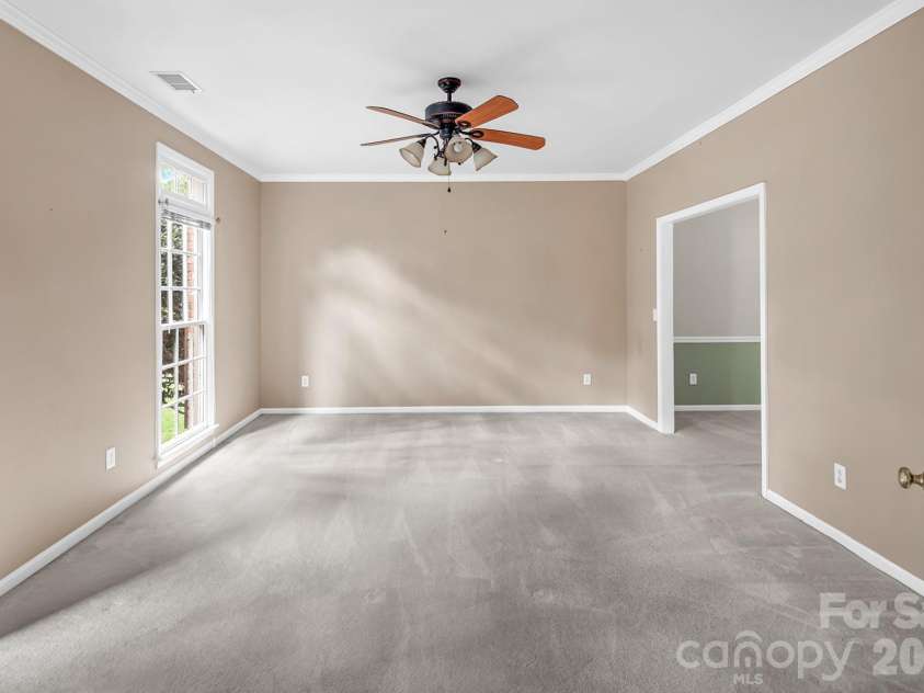 5016 Hickory Lake Lane, Matthews, NC 28105.  MLS# CAR4424293, YatesRealty ID 51427. 
