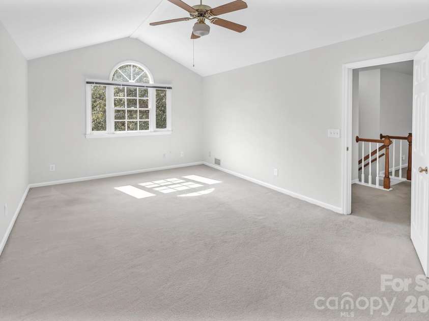 5016 Hickory Lake Lane, Matthews, NC 28105.  MLS# CAR4424293, YatesRealty ID 51427. 