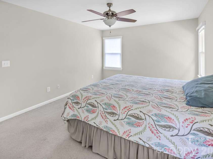 5016 Hickory Lake Lane, Matthews, NC 28105.  MLS# CAR4424293, YatesRealty ID 51427. 