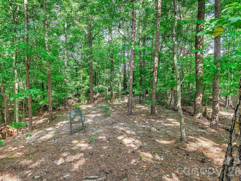 5016 Hickory Lake Lane, Matthews, NC 28105.  MLS# CAR4424293, YatesRealty ID 51427. 
