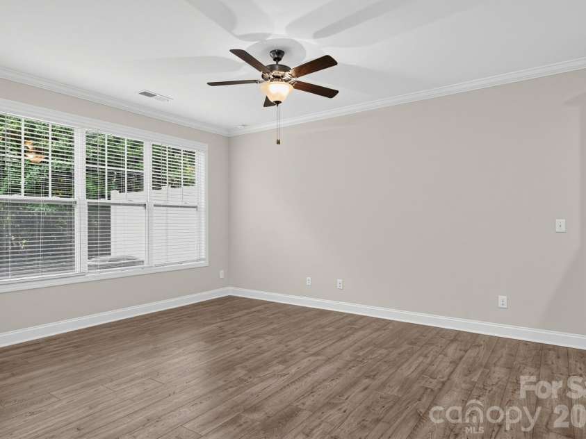 8727 Harris Lake Lane, Charlotte, NC 28269.  MLS# CAR4425523, YatesRealty ID 51428. 