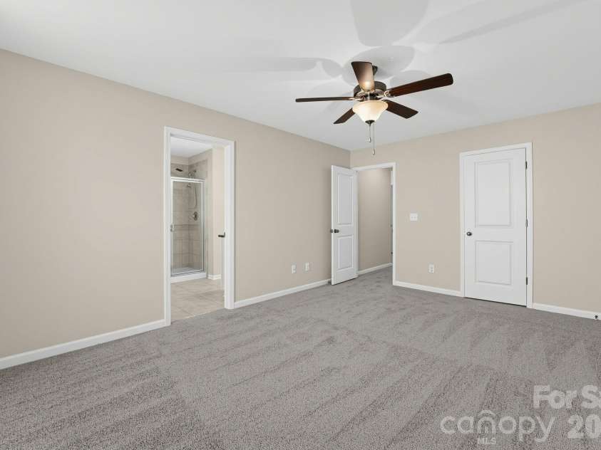 8727 Harris Lake Lane, Charlotte, NC 28269.  MLS# CAR4425523, YatesRealty ID 51428. 