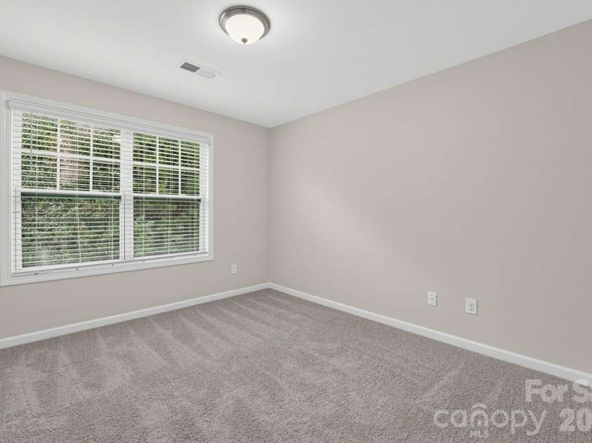 8727 Harris Lake Lane, Charlotte, NC 28269.  MLS# CAR4425523, YatesRealty ID 51428. 