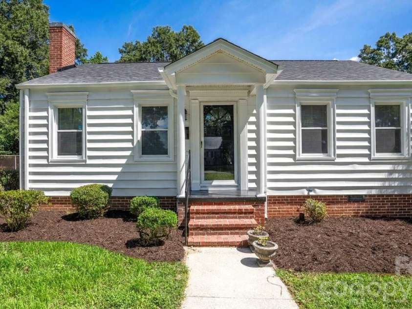 513 Arlington Avenue, Albemarle, NC 28001.  MLS# CAR4424465, YatesRealty ID 51429. 
