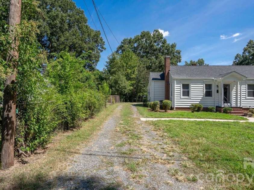 513 Arlington Avenue, Albemarle, NC 28001.  MLS# CAR4424465, YatesRealty ID 51429. 