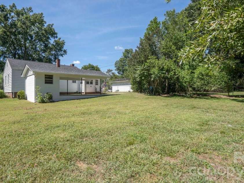 513 Arlington Avenue, Albemarle, NC 28001.  MLS# CAR4424465, YatesRealty ID 51429. 