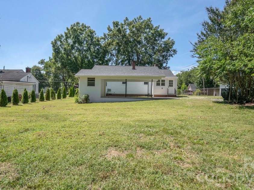 513 Arlington Avenue, Albemarle, NC 28001.  MLS# CAR4424465, YatesRealty ID 51429. 