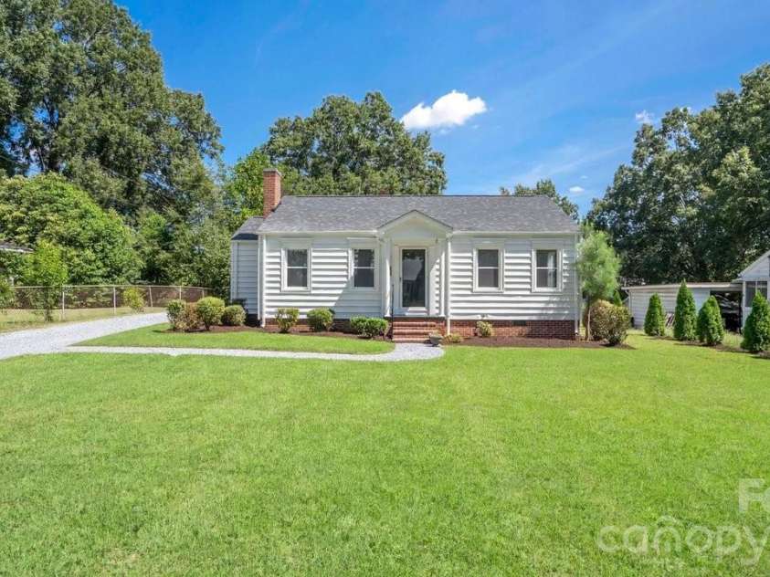 513 Arlington Avenue, Albemarle, NC 28001.  MLS# CAR4424465, YatesRealty ID 51429. Virtually Staged