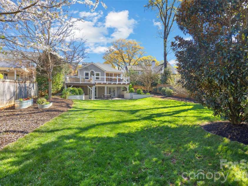3016 Idlewood Circle, Charlotte, NC 28209.  MLS# CAR4357842, YatesRealty ID 5143. Huge yard.