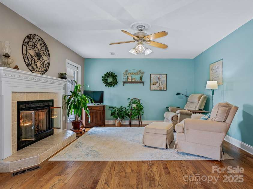 607 Blueberry Drive, Burnsville, NC 28714.  MLS# CAR4230648, YatesRealty ID 5143. 