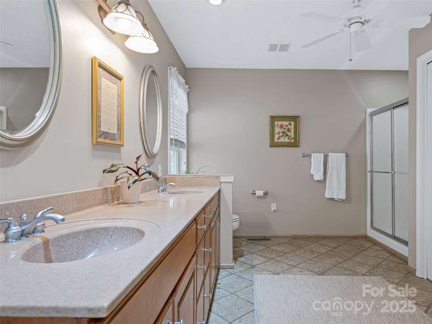 607 Blueberry Drive, Burnsville, NC 28714.  MLS# CAR4230648, YatesRealty ID 5143. 