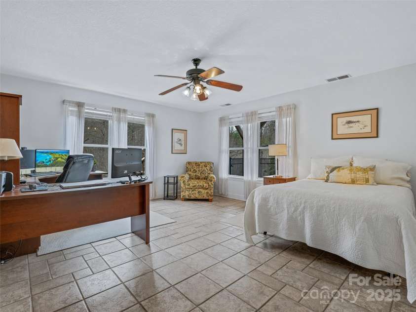 607 Blueberry Drive, Burnsville, NC 28714.  MLS# CAR4230648, YatesRealty ID 5143. 