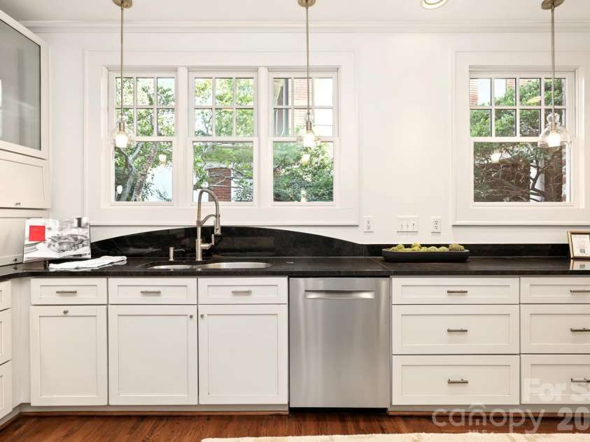 723 Berkeley Avenue, Charlotte, NC 28203.  MLS# CAR4422867, YatesRealty ID 51432. 