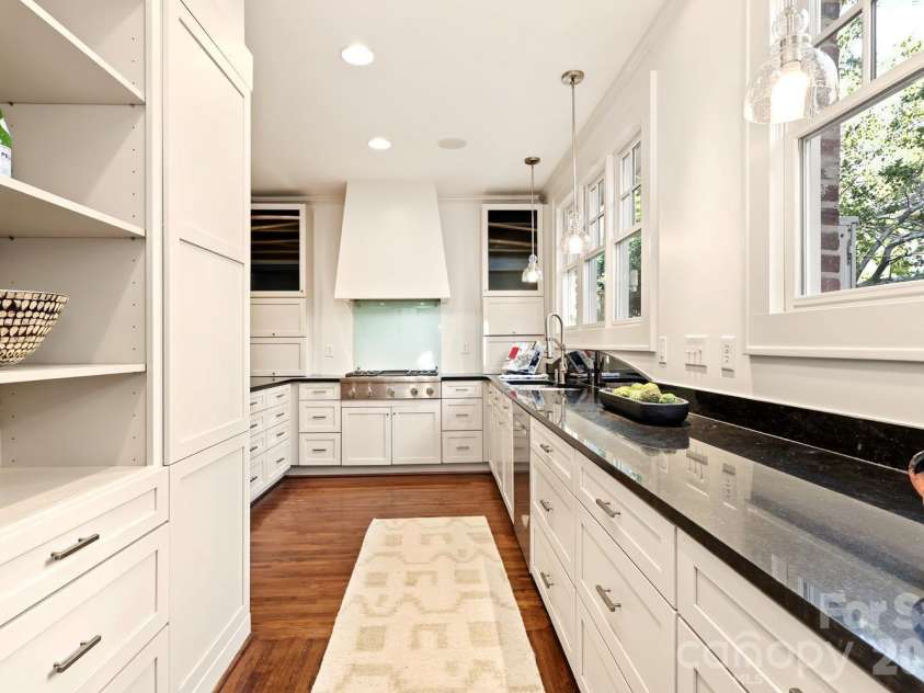 723 Berkeley Avenue, Charlotte, NC 28203.  MLS# CAR4422867, YatesRealty ID 51432. 