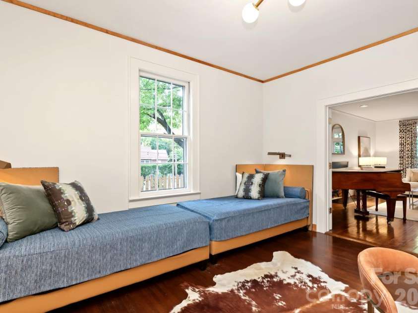 723 Berkeley Avenue, Charlotte, NC 28203.  MLS# CAR4422867, YatesRealty ID 51432. 