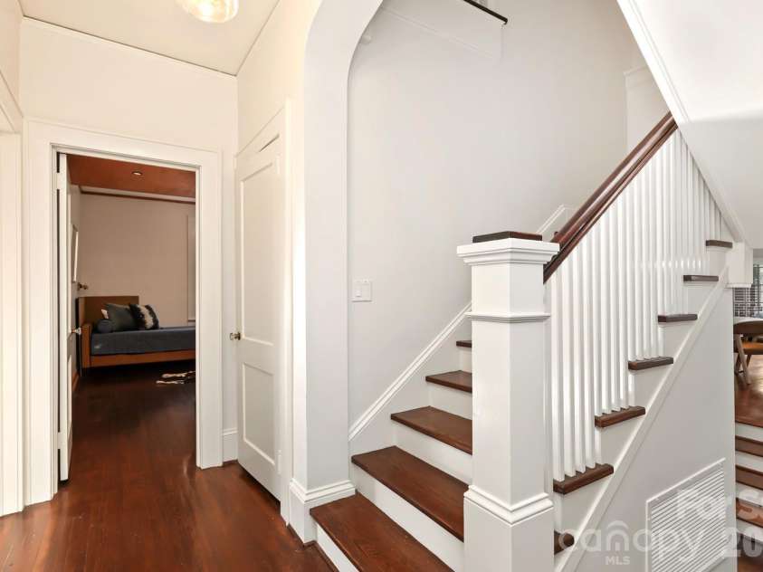 723 Berkeley Avenue, Charlotte, NC 28203.  MLS# CAR4422867, YatesRealty ID 51432. 