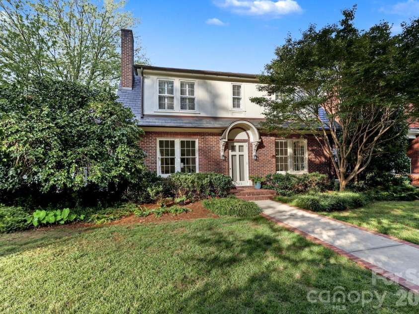 723 Berkeley Avenue, Charlotte, NC 28203.  MLS# CAR4422867, YatesRealty ID 51432. 