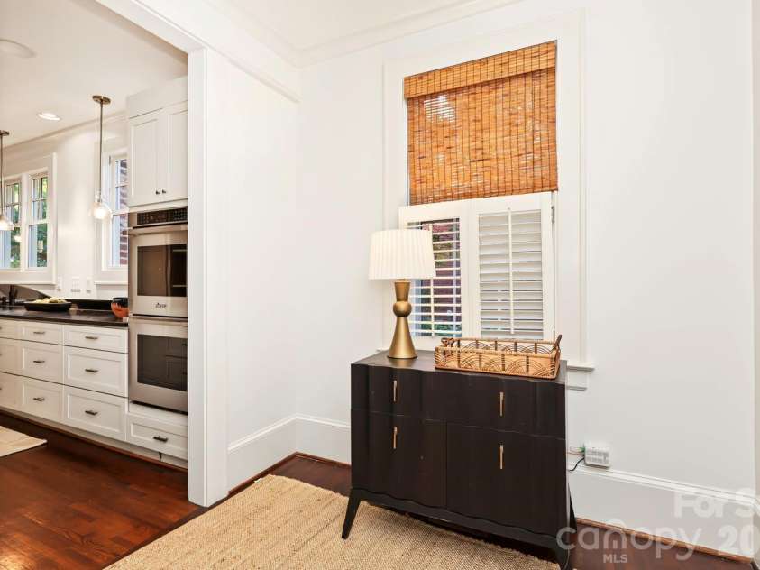 723 Berkeley Avenue, Charlotte, NC 28203.  MLS# CAR4422867, YatesRealty ID 51432. Breakfast nook