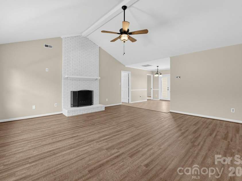 7216 Spring Morning Lane, Charlotte, NC 28227.  MLS# CAR4425538, YatesRealty ID 51433. 