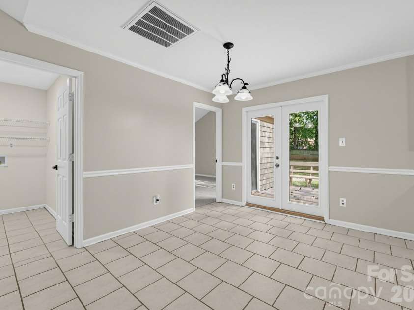 7216 Spring Morning Lane, Charlotte, NC 28227.  MLS# CAR4425538, YatesRealty ID 51433. 