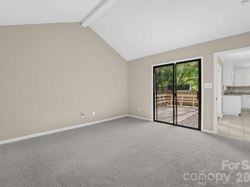 7216 Spring Morning Lane, Charlotte, NC 28227.  MLS# CAR4425538, YatesRealty ID 51433. 
