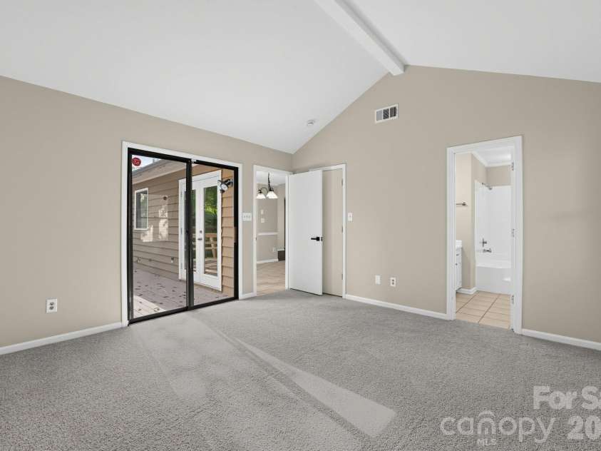 7216 Spring Morning Lane, Charlotte, NC 28227.  MLS# CAR4425538, YatesRealty ID 51433. 