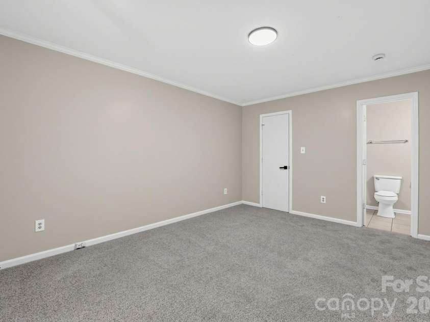 7216 Spring Morning Lane, Charlotte, NC 28227.  MLS# CAR4425538, YatesRealty ID 51433. 
