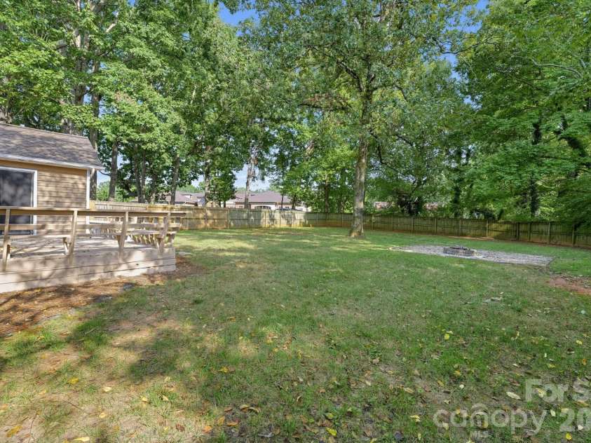 7216 Spring Morning Lane, Charlotte, NC 28227.  MLS# CAR4425538, YatesRealty ID 51433. 