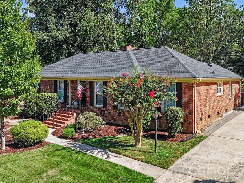 2610 Tattersall Drive, Charlotte, NC 28210.  MLS# CAR4422978, YatesRealty ID 51434. 