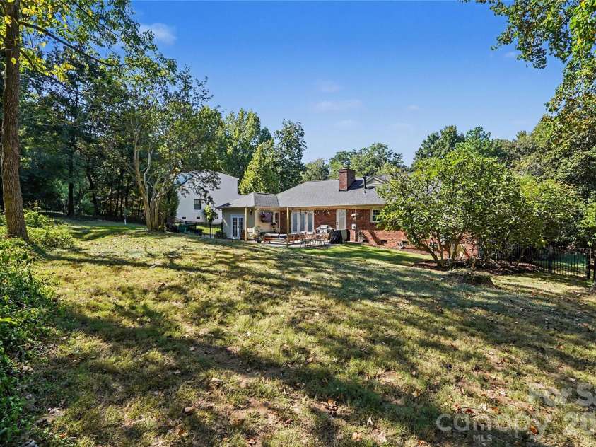 2610 Tattersall Drive, Charlotte, NC 28210.  MLS# CAR4422978, YatesRealty ID 51434. 