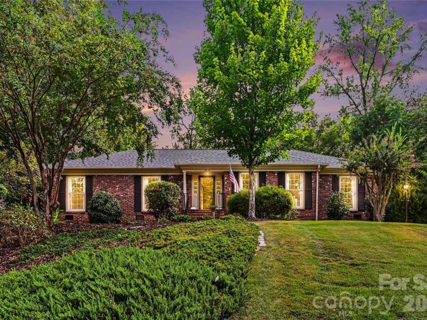 2610 Tattersall Drive, Charlotte, NC 28210.  MLS# CAR4422978, YatesRealty ID 51434. 