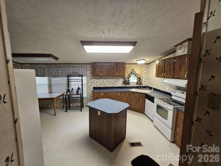 7159 Rev Melvin Adams Road, Kershaw, SC 29067.  MLS# CAR4424038, YatesRealty ID 51435. 