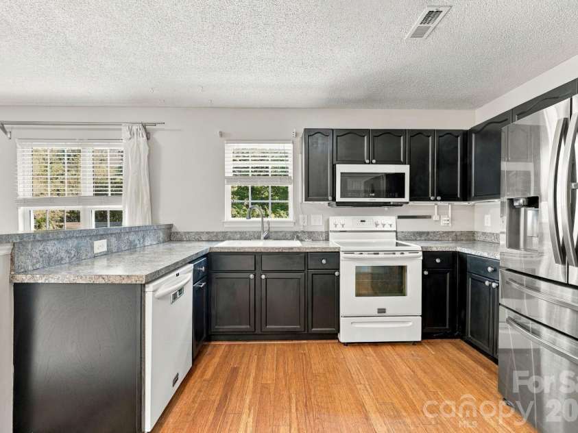 14306 Blue Grass Drive, Huntersville, NC 28078.  MLS# CAR4425886, YatesRealty ID 51437. 